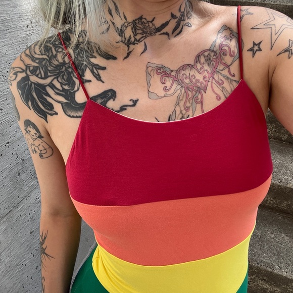 Rainbow stripes one piece bodysuit with adjustable straps - Picture 5 of 7